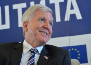 Ambasador SAD: Ugledajte se na Svetog Đorđa i ubijte zmaja