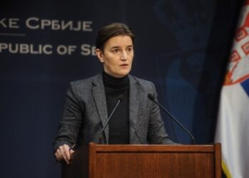Nove mere protiv koronavirusa: Ukidanje javnog gradskog prevoza, zatvaranje restorana, kafića, tržnih centara…