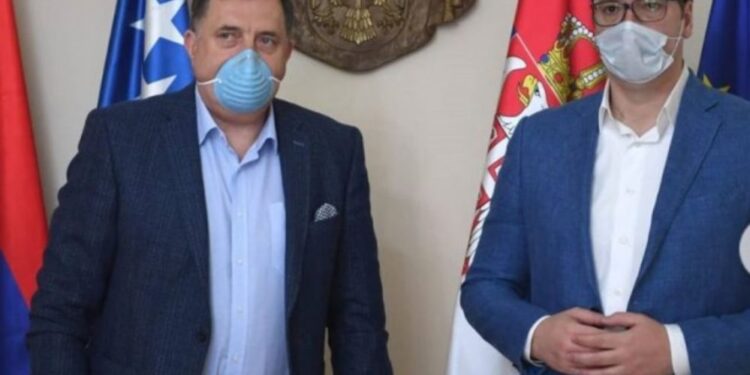 Vučić se sastao sa Dodikom, „rukovali“ se laktovima