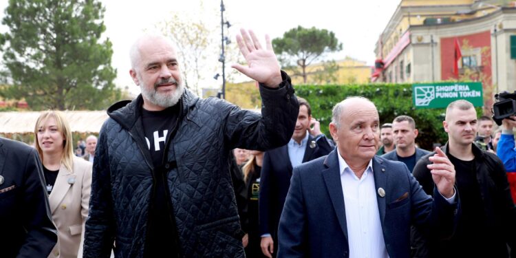 Rama na poljoprivrednom sajmu promovisao i proizvode iz Srbije (FOTO)