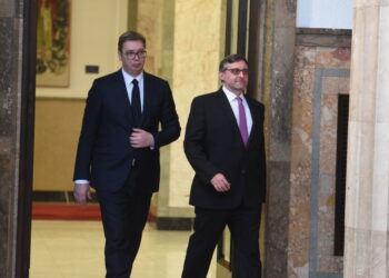 Vučić: Ne možemo da pevamo od sreće zbog stava Amerike
