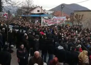 Hiljade Srba u litiji na Kosovu i Metohiji (VIDEO)