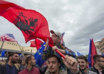 Gazeta: Kosovo popustilo pod međunarodnim pritiskom
