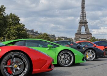 Najveća krađa automobila u Parizu: Nestali Ferrari, Porsche i Maserati
