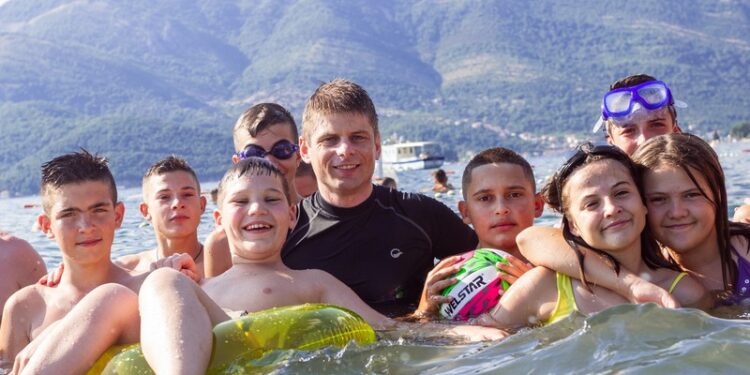 Deca sa Kosova i Metohije prvi put u životu na moru!