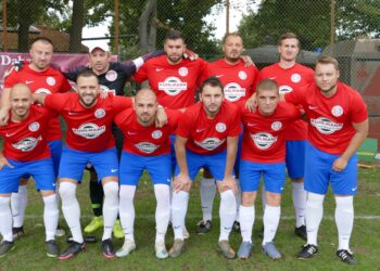 Precrtan amaterski fudbal