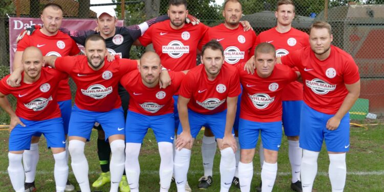 Precrtan amaterski fudbal