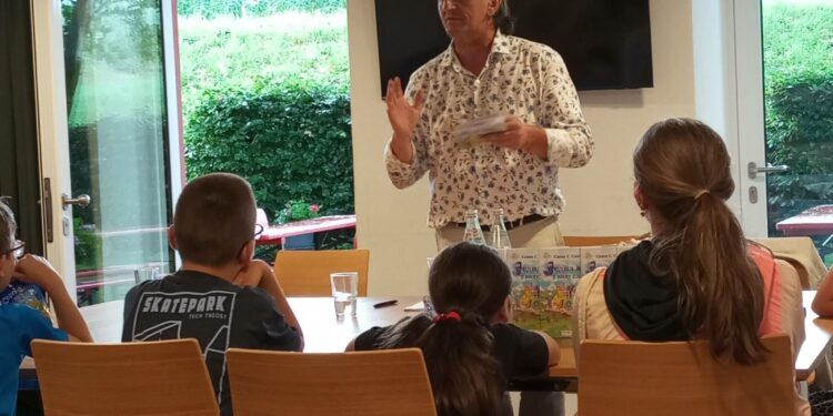 Poezija usrećuje decu