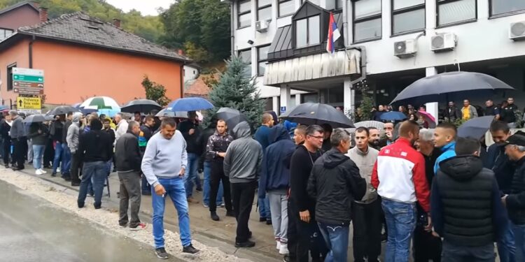 Neljudi iz našeg sokaka