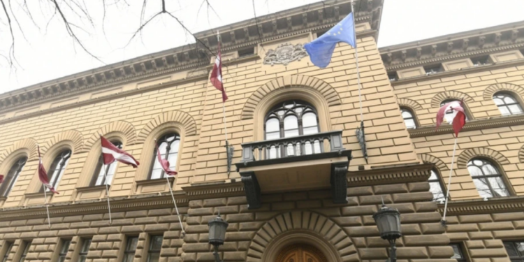 Vlada NATO države pala – premijerka podnela ostavku zbog ukrajinskih dronova na ruskoj granici!