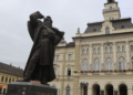 Da li ste znali da su pored Miletićevog spomenika u Novom Sadu sahranjena četvorica Rusa?
