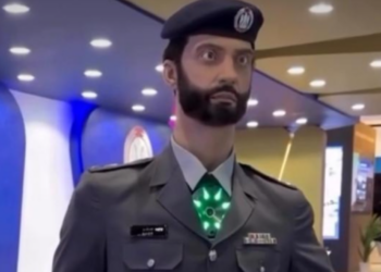 Emirati predstavili humanoidnog robota: Da li policijske stanice ostaju bez ljudi?