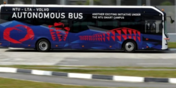 Pametni autobus izazvao udes na svojoj premijernoj vožnji u Švedskoj