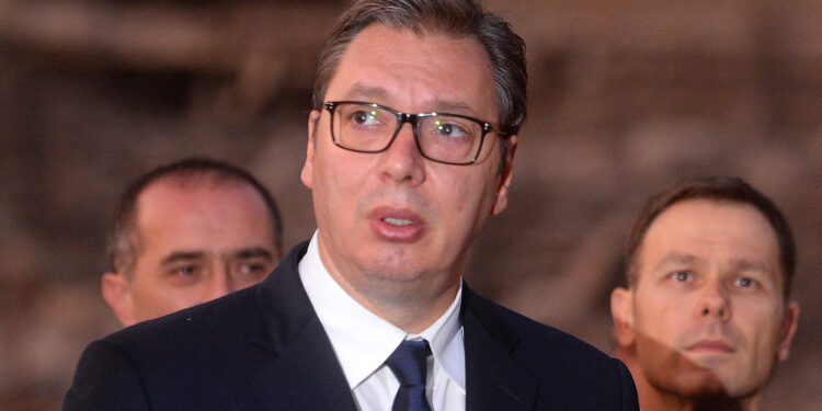Vučić: Beograd ne gleda „vojnim dvogledom“ ka Tirani i Prištini
