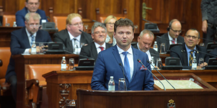 Vondraček: Zemanova izjava daje nove impulse za Kosovo, ali…
