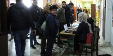 Srbi masovno izlaze na izbore na severu KiM