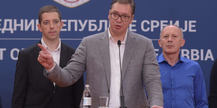 Vučić: Istorijska pobeda Srpske liste od 98% glasova