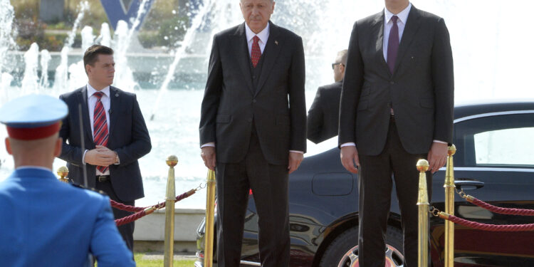 Svečani doček za Erdogana, uz Gardu i plotune