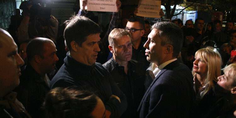 Ispred RTS-a mirno, kraj protesta opozicije