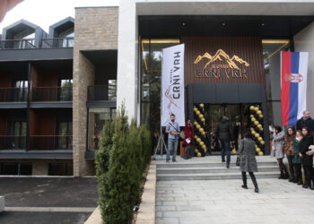 Otvoren hotel „Crni vrh“ na Divčibarama
