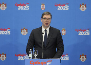 „Na kraju 2025. prosečna plata 900€, a penzije 430-440€. To obećavamo građanima Srbije“ (FOTO)