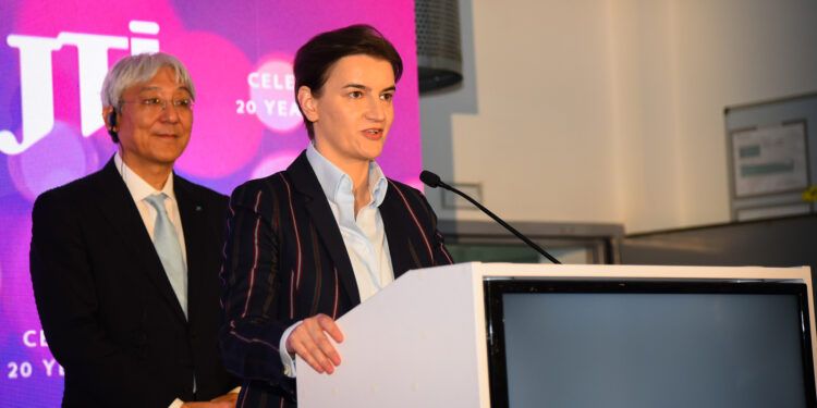 Blic: Ana Brnabić pristupa SNS