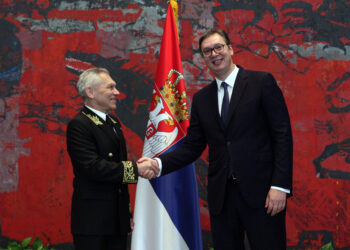 Harčenko se Vučiću obratio na srpskom