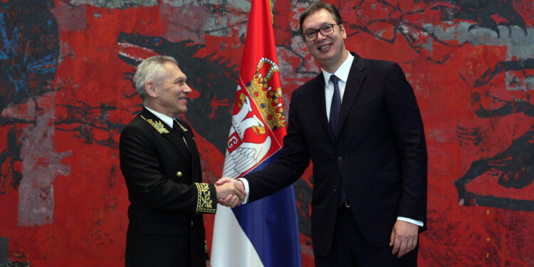 Harčenko se Vučiću obratio na srpskom