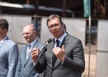 Vučić: Stigla oklopna vozila, hvala Putinu!