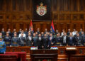 Oficirima Vojske Srbije mačevi i sablje povodom završetka usavršavanja (FOTO)