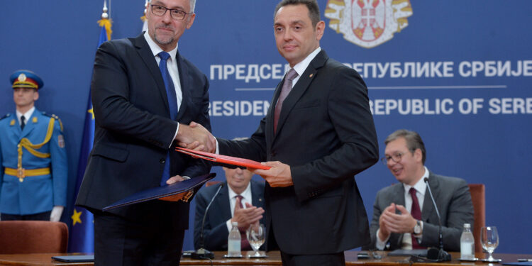 Vulin i Metnar o saradnji u oblasti odbrane