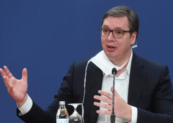 Vučić: Uvodi se stroži policijski čas, od 17h do 5h ujutro