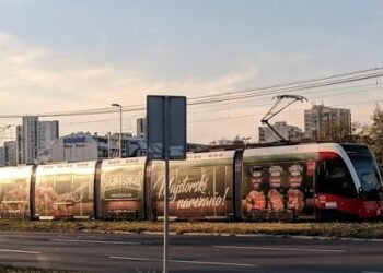 Beograd: Nezadvoljni čovek u kolicima zaustavio tramvajski saobraćaj