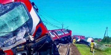 Poljski voz ispao iz šina: Jedna osoba poginula, a najmanje 17 je ranjeno