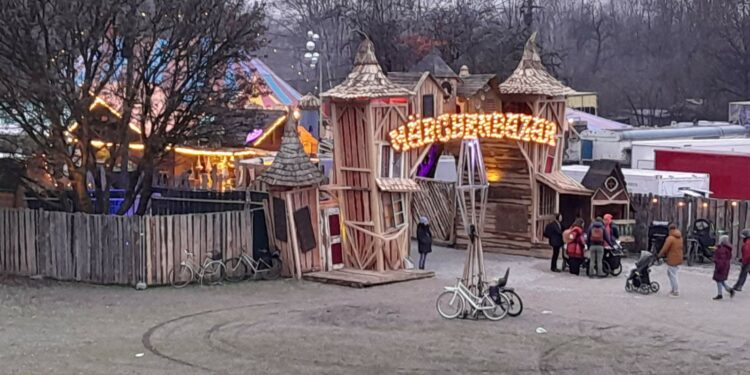 Praznični bazar u Minhenu mami goste