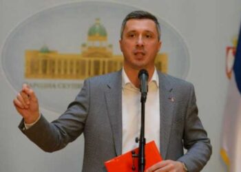 Obradović: Nema odstupanja, ali potreban dijalog