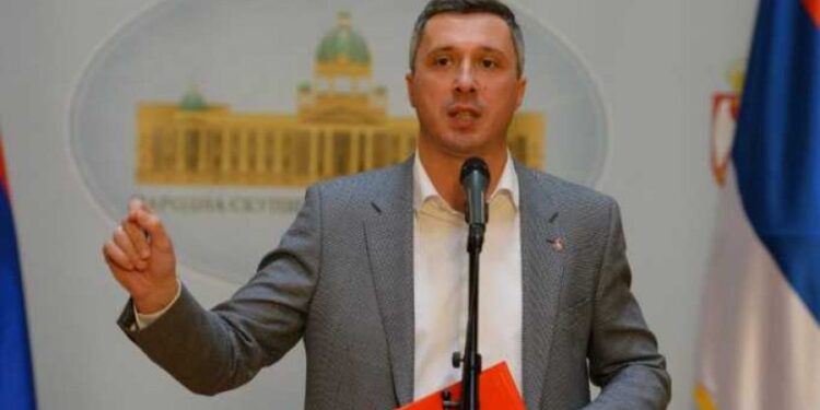 Obradović: Nema odstupanja, ali potreban dijalog