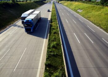 Na auto-put se srušio deo mosta kod Jagodine