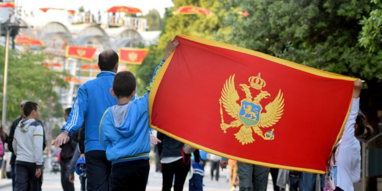 „Srbima u Crnoj Gori uskraćena sva prava“