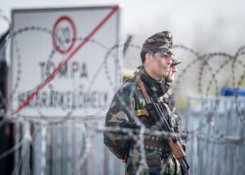 Evo kako migranti prelaze iz Srbije u Mađarsku (VIDEO)