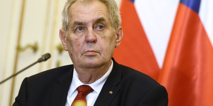 Zeman: Češka bi jednog dana mogla da povuče priznanje Kosova, ali…