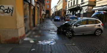 Napad u Italiji: Automobilom pregazio ljude pa nožem krenuo na prolaznike