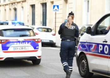 Pucnjava u Nici: Napadač se dovezao trotinetom ubio dve osobe, a više ranio