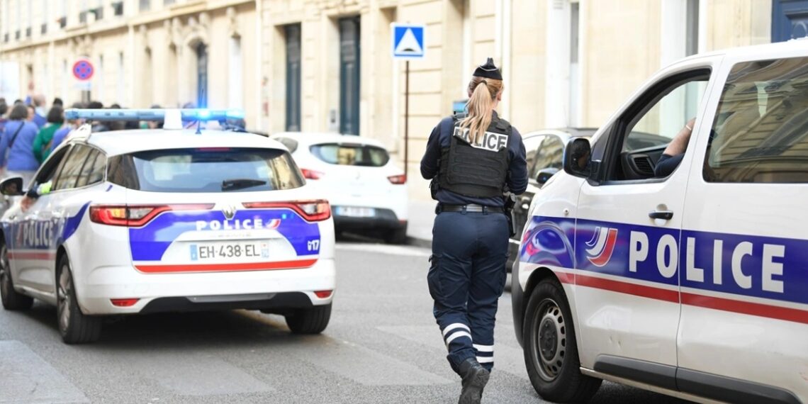 Pucnjava u Nici: Napadač se dovezao trotinetom ubio dve osobe, a više ranio