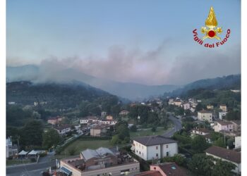 Italija – Požar zahvatio više sela: 3500 ljudi evakuisano