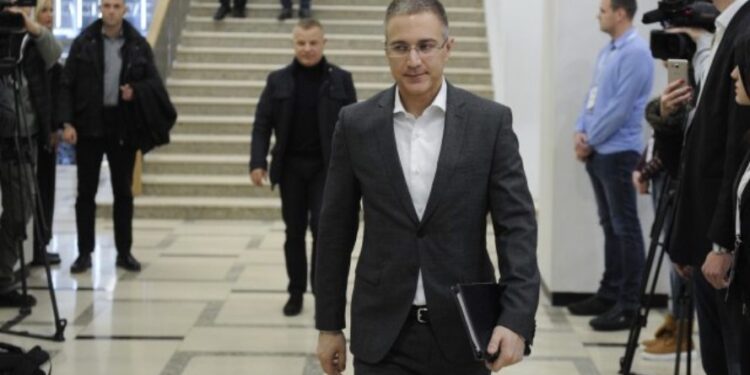 Stefanović: Ukoliko se Vučić povuče, idem i ja