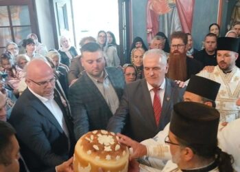 Čačak obeležio Spasovdan: Hiljade vernika na litiji i u hramu Vaznesenja