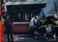 Haos u centru Beča: Kamion posle sudara sa tramvajem ostao da „lebdi“ na dva točka