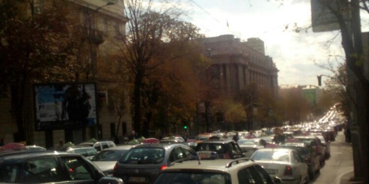 Taksisti završili današnji protest, najavili novi za sutra
