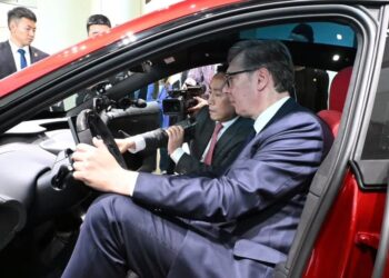 Predsednik Srbije pregovara sa Xiaomi: Srbija kao novi potencijalni centar auto-industrije
